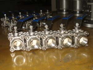 foyo Valvole a sfera, con sfera e rivestimento interno in ceramica Valvole a farfalla con disco e rivestimento in ceramica Tubazioni Raccordi rivestiti internamente in ceramica